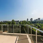 Daire Modern Maisonette - 2 Bedrooms - Terrace - Vitosha View
