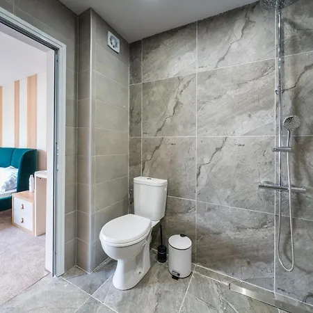 Modern Maisonette - 2 Bedrooms - Terrace - Vitosha View Apartamento